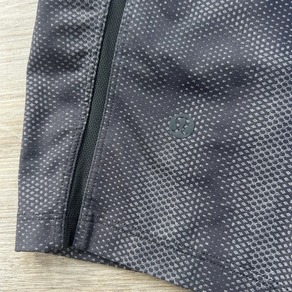 Lululemon Small Gray Pace Breaker Linerless 7